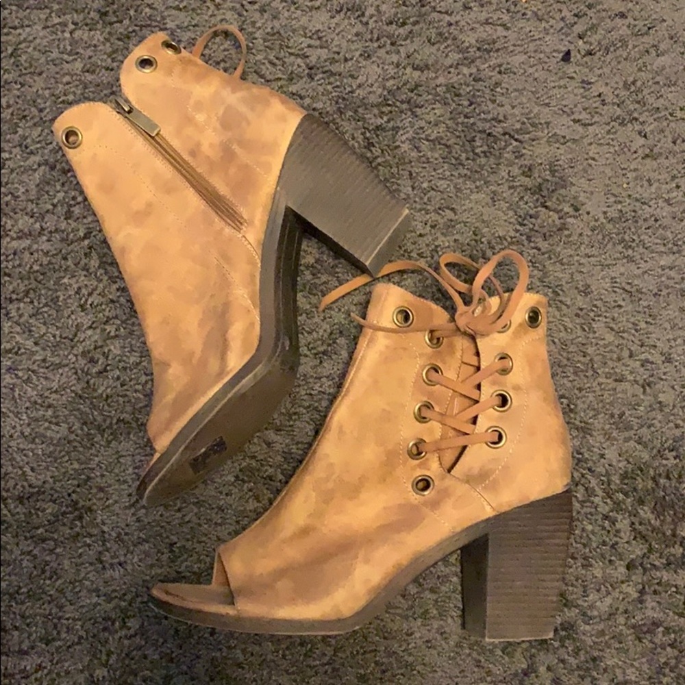Size 10 Peep Toe Lacey Booties - Tan- Vintage93